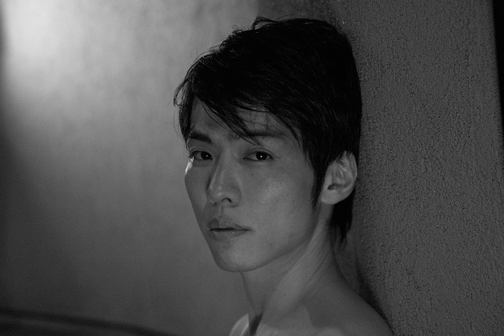 野村佐紀子展『雁』、一徹ら6人の男性モデルを耽美的に写す作品群 