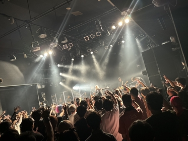 ReoNa『ReoNa 5th Anniversary Concert Tour “ハロー、アンハッピー”』国内ファイナル鹿児島公演を完走＆アジアツアーもいよいよ開催