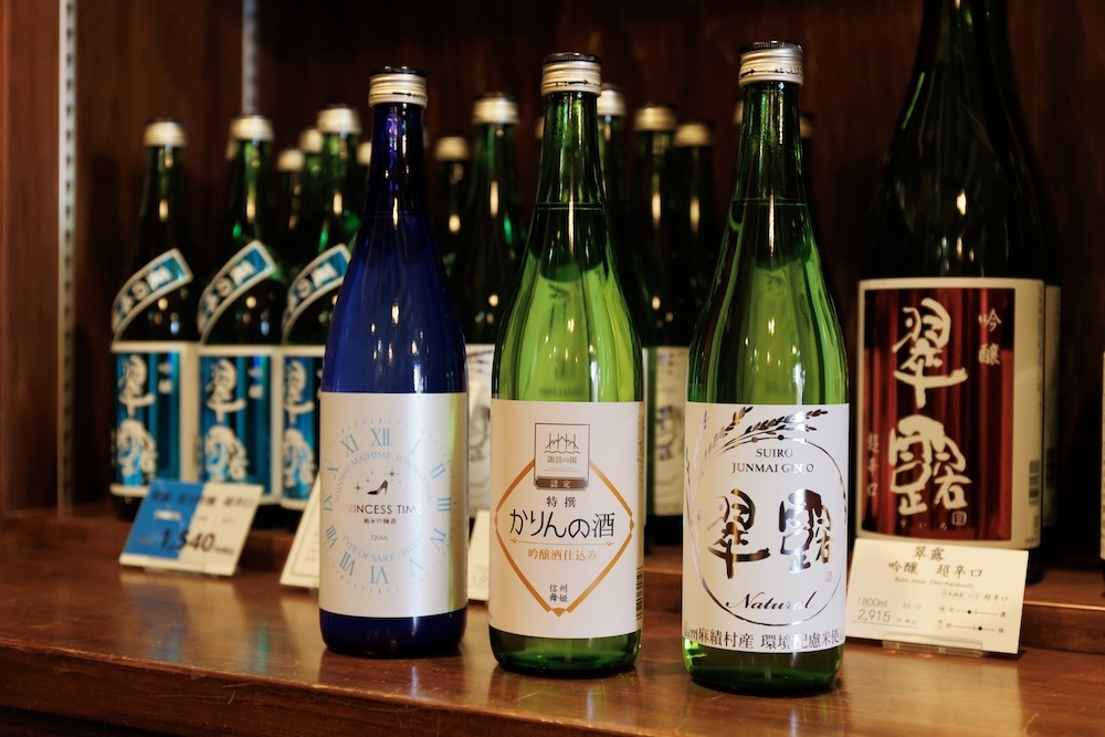 店内にて 撮影：大塚正明