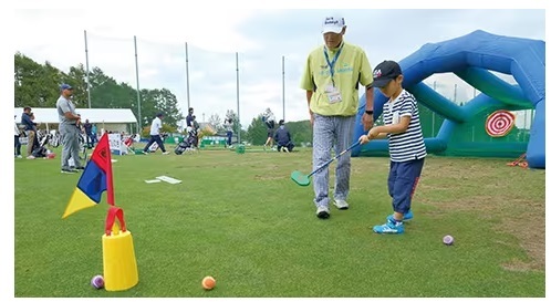 子どもも遊べるスナッグゴルフ体験コーナー