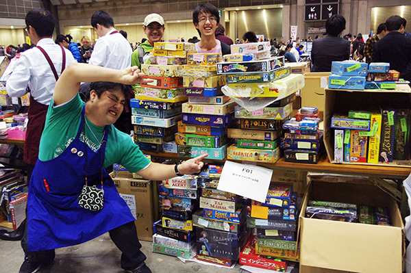 お宝の山！中古ゲームもゲームマーケットの花形と言えます