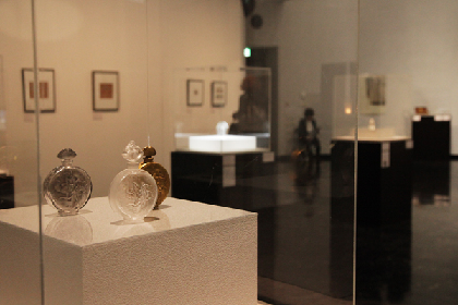 1980年ビンテージ アールデコ香水瓶 帽子をかぶった女 03d65103a7c120cfc17a4b4ce9afc1