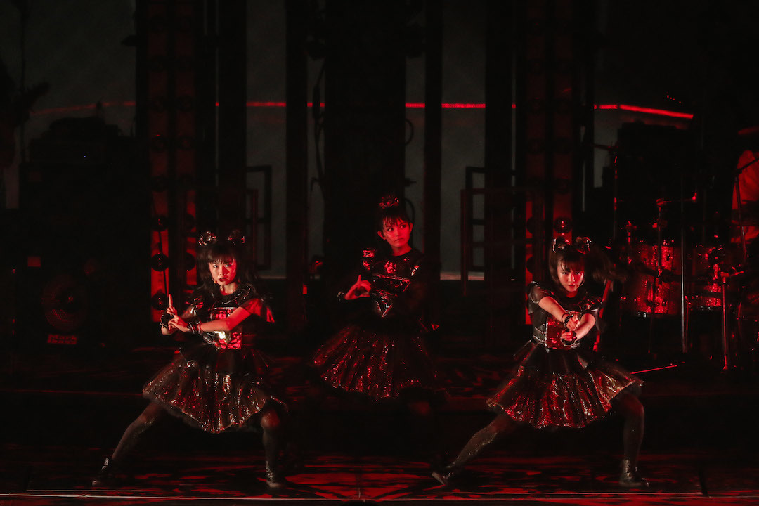 BABYMETAL Photo Taku Fujii 、(C) AMUSE INC. / TOY’S FACTORY