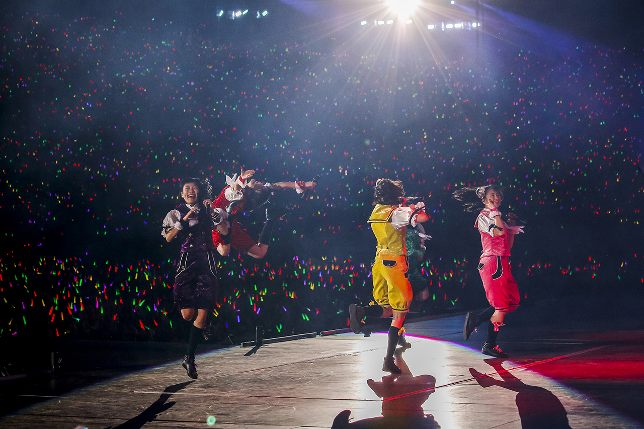 ももいろクローバーZ 　Photo by HAJIME KAMIIISAKA+Z