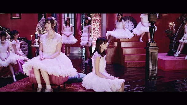 乃木坂46「悲しみの忘れ方」M」ミュージックビデオのワンシーン。