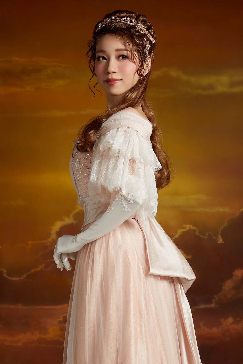クラリス・デティーグ：真彩希帆