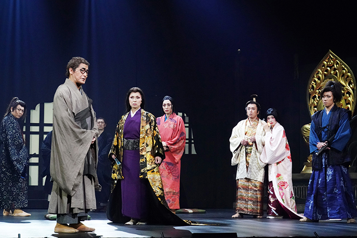 撮影：田中亜紀 （C）2019『けむりの軍団』／ヴィレッヂ・劇団☆新感線