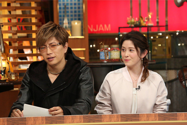 左よりGACKT、宮澤エマ。 (c)テレビ朝日