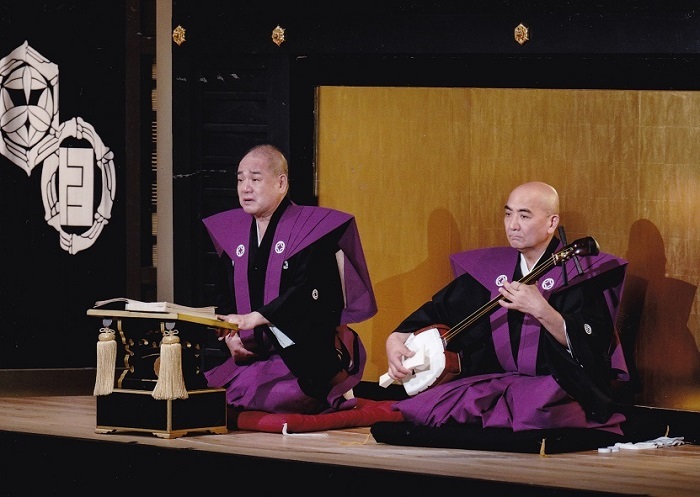 六代目豊竹呂太夫襲名披露公演より。若太夫（左）と鶴澤清介。　