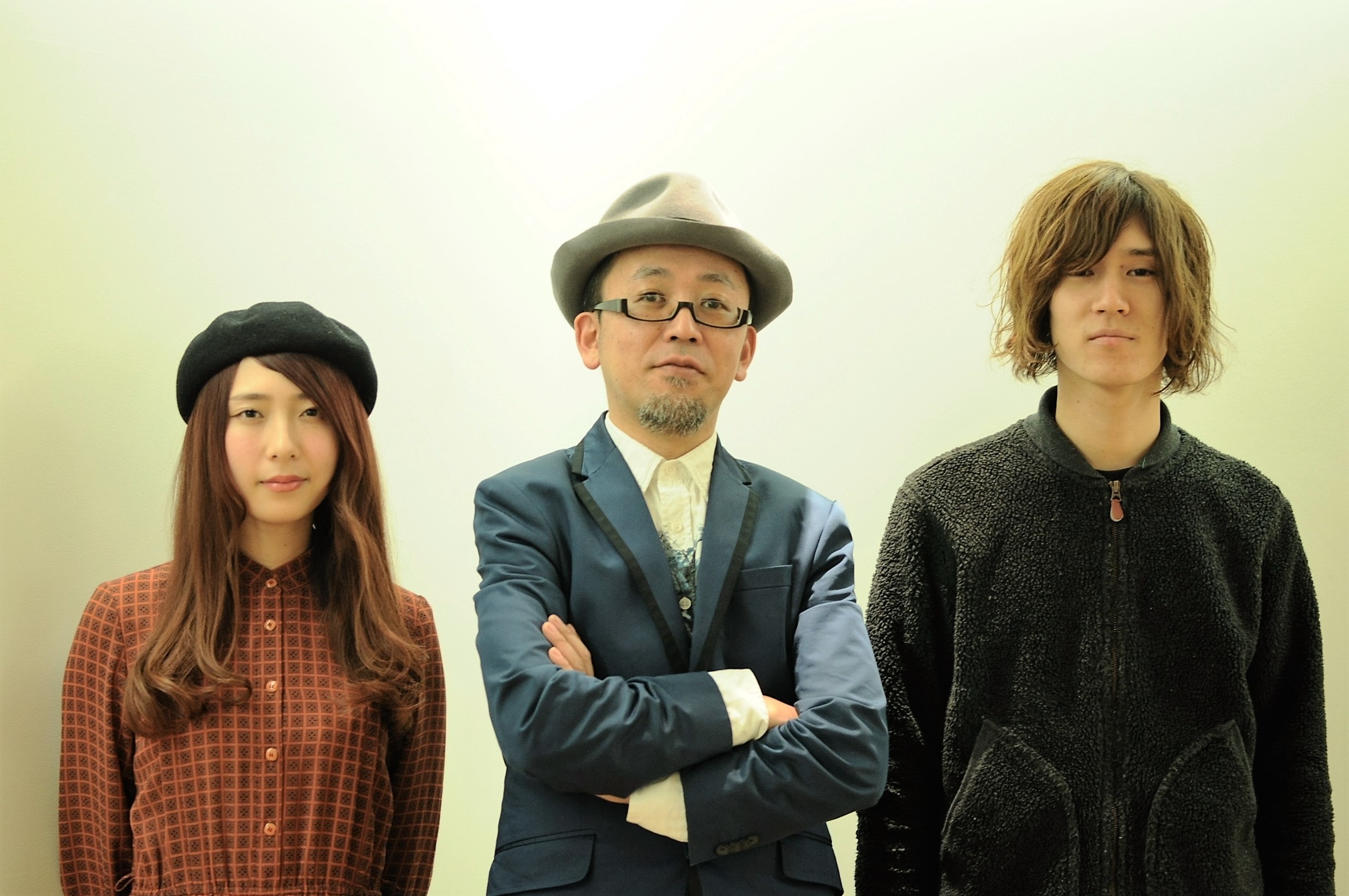 左から GLIM SPANKY松尾レミ、FROGMAN、GLIM SPANKY亀本寛貴　