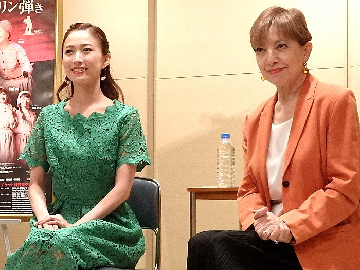 右から、鳳蘭、実咲凜音