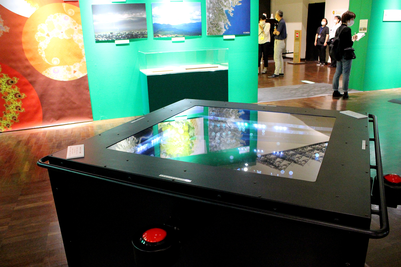 『ノーベル賞受賞100年記念「アインシュタイン展」』　ブラウン運動を体験できるゲーム