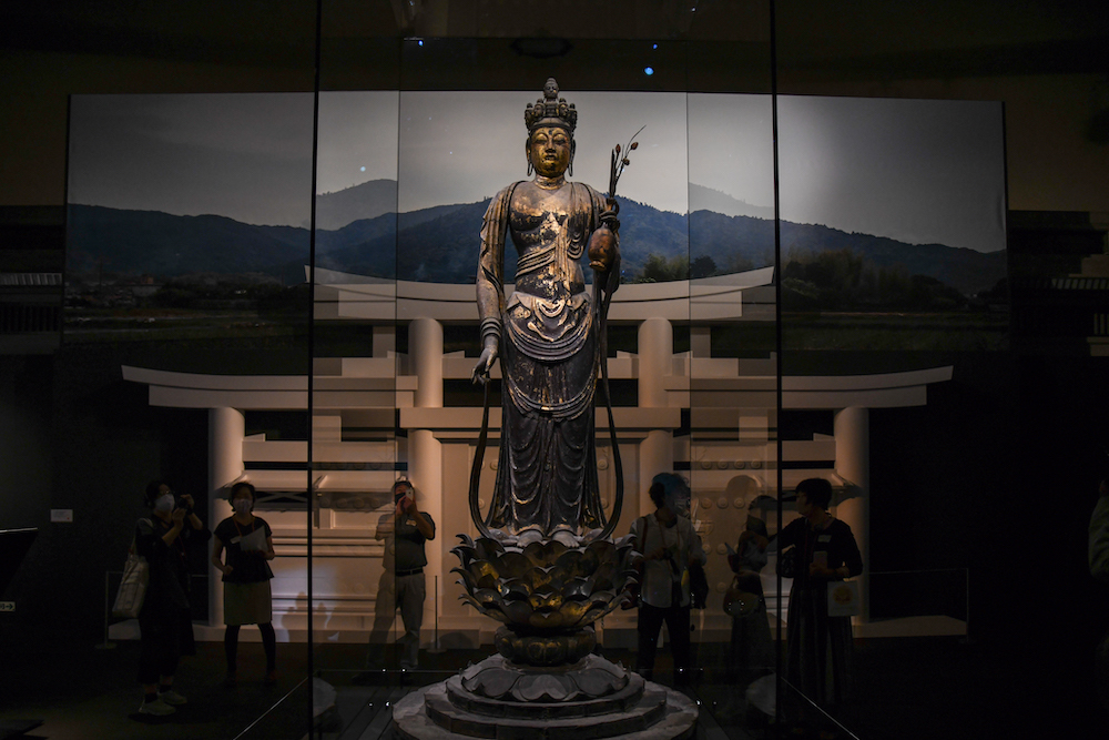 国宝《十一面観音菩薩立像》奈良時代・8世紀 奈良・聖林寺蔵