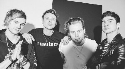 5 SECONDS OF SUMMER、6/22リリースのニュー・アルバム表題曲「Youngblood」音源公開！