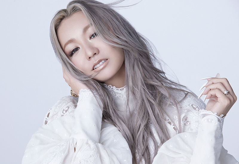 倖田來未、Music & Live Package『WINGS』をリリース 白と黒の倖田來未