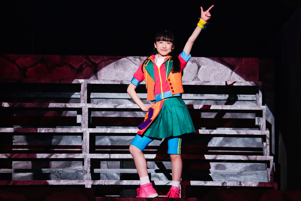 タイムマシーンと言えば…の名曲を披露する芦田愛菜。キュートな歌声とダンスに注目！