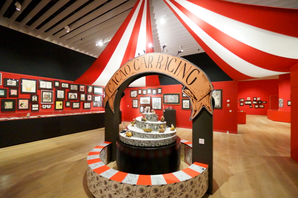 可愛いだけじゃない、現代の綺想画にうっとり 『ヒグチユウコ展 CIRCUS