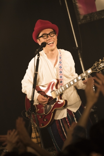 ハナレグミ『名前のないツアー』ファイナル 横浜BAY HALL 撮影＝田中聖太郎
