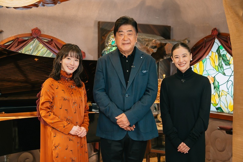 左から　松岡茉優、佐渡裕、蒼井優（写真提供：ＭＢＳ）