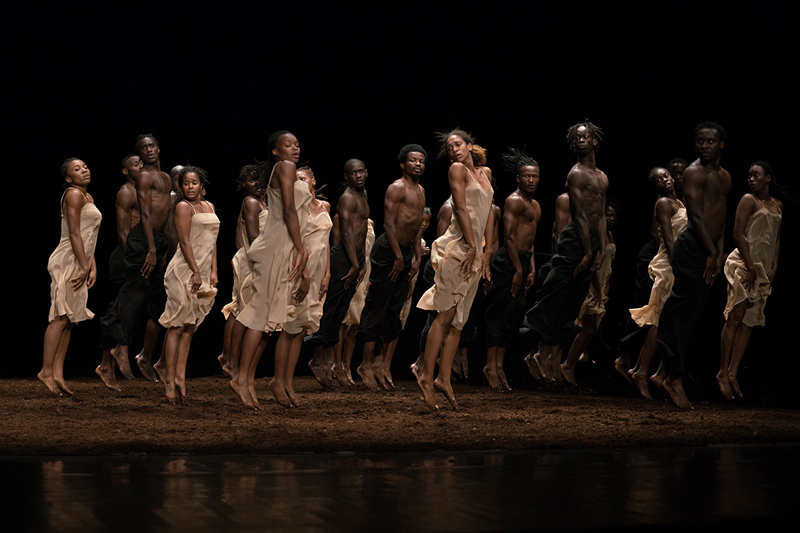 『春の祭典』 　 Photo by Maarten-Vanden-Abeele ©Pina Bausch Foundation