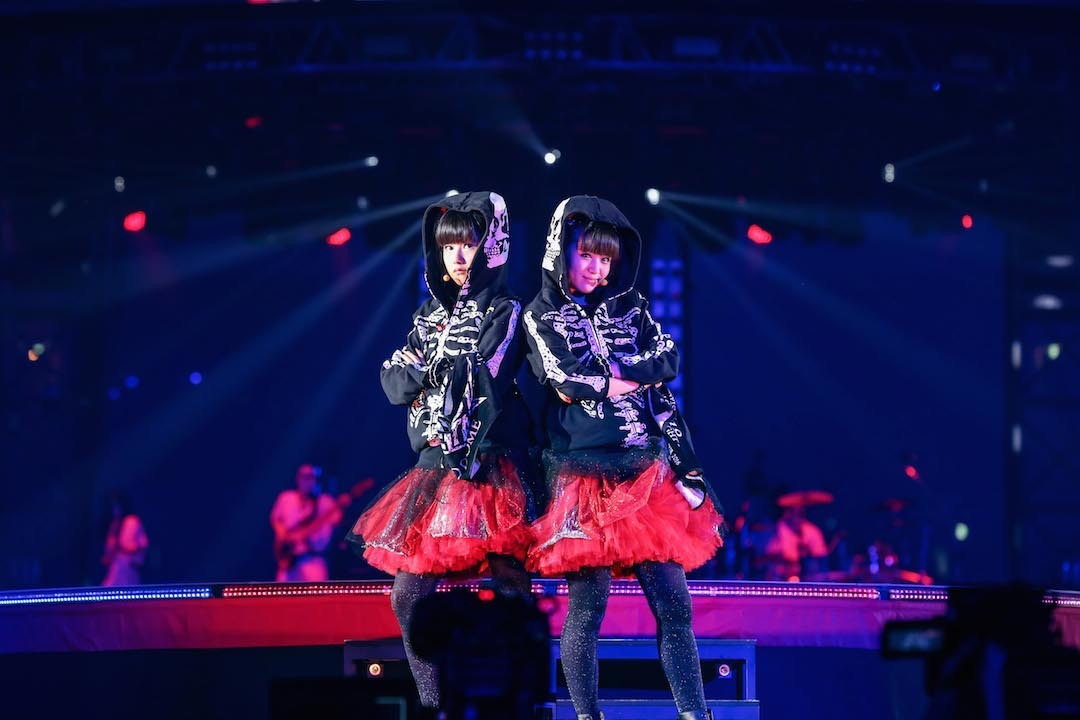 BABYMETAL Photo Taku Fujii 、(C) AMUSE INC. / TOY’S FACTORY
