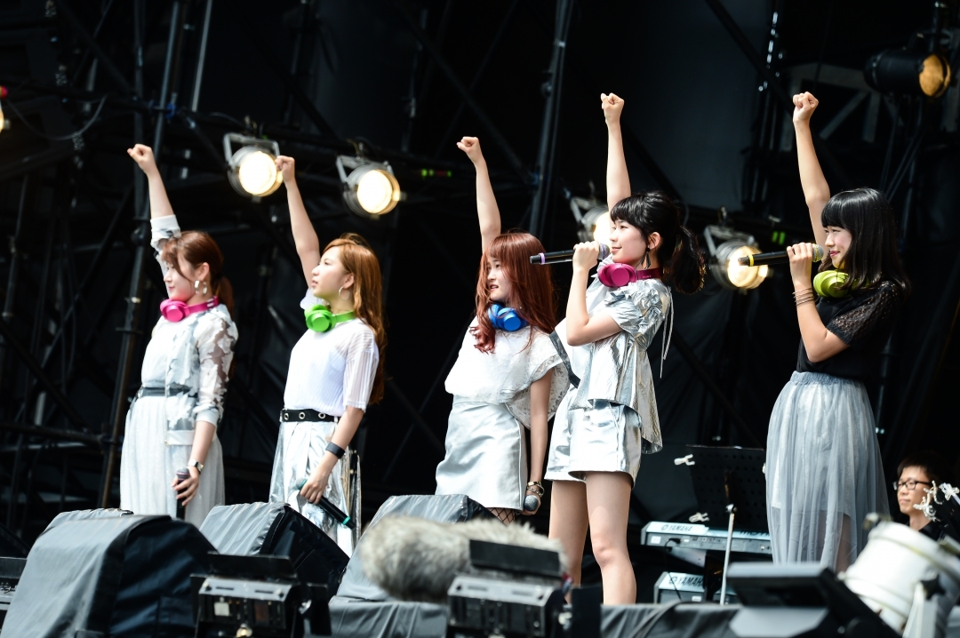 Little Glee Monster 撮影＝岸田哲平・中河原理英