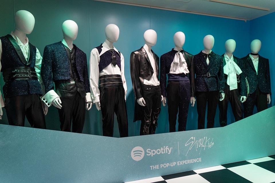 「Spotify x Stray Kids THE POP-UP EXPERIENCE」衣装展