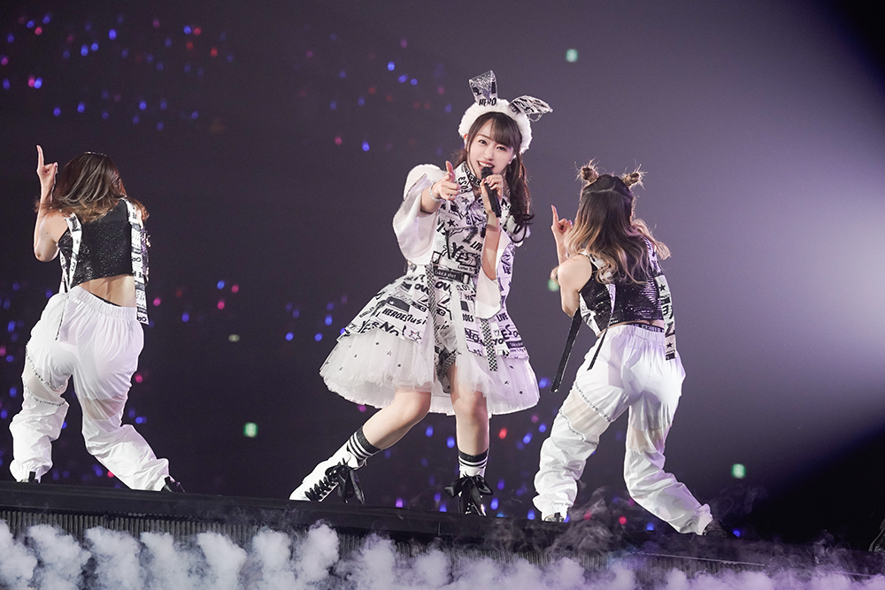 水樹奈々『NANA MIZUKI LIVE HEROES 2023』より Photo：kamiiisaka