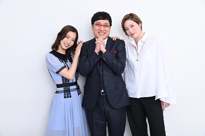 （左から）伶美うらら、山里亮太、愛月ひかる (C)スカパー !