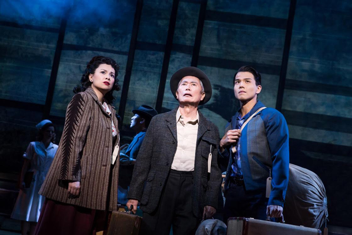 『アリージャンス／忠誠』  Original Broadway Company of Allegiance / photo by Matthew Murphy