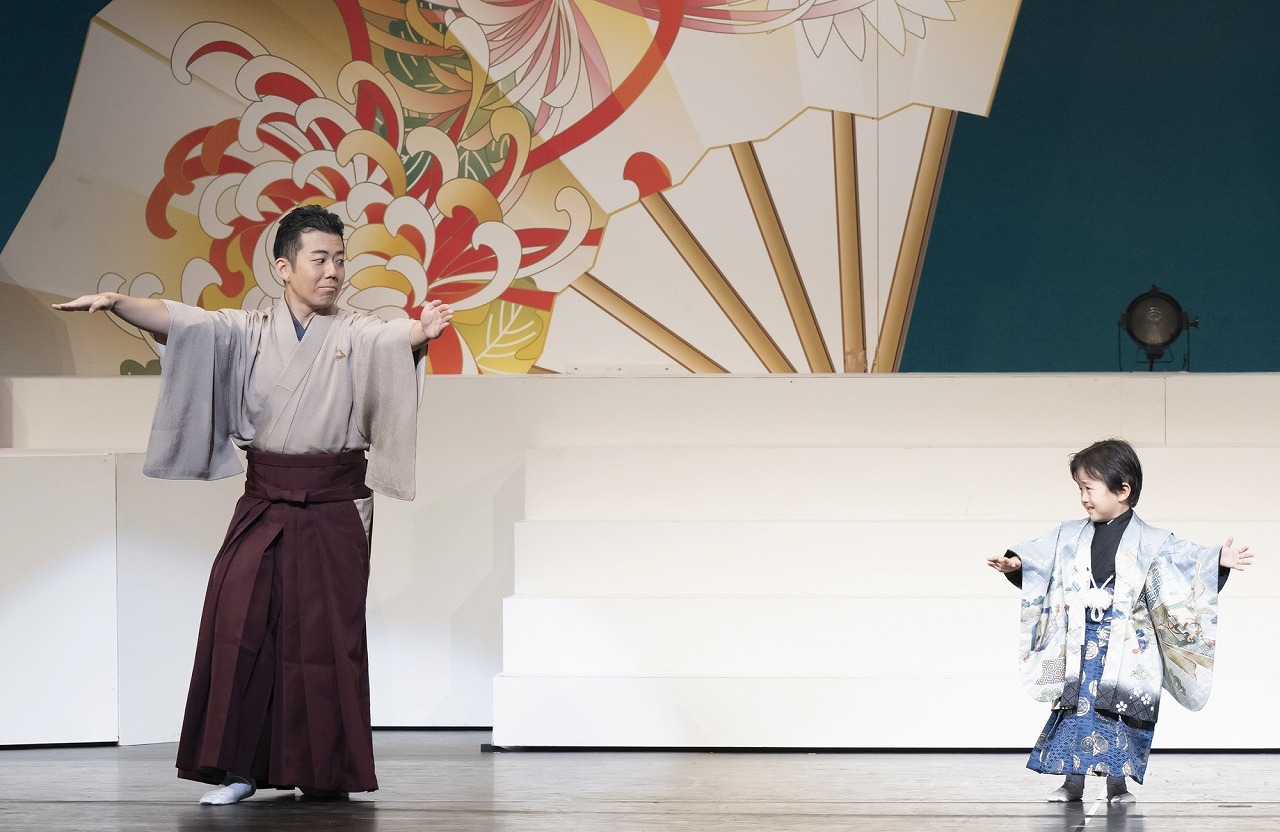 『THE 北翔まつり』舞台写真 　　　カメラマン：桂秀也　　　主催・製作：北翔海莉事務所 