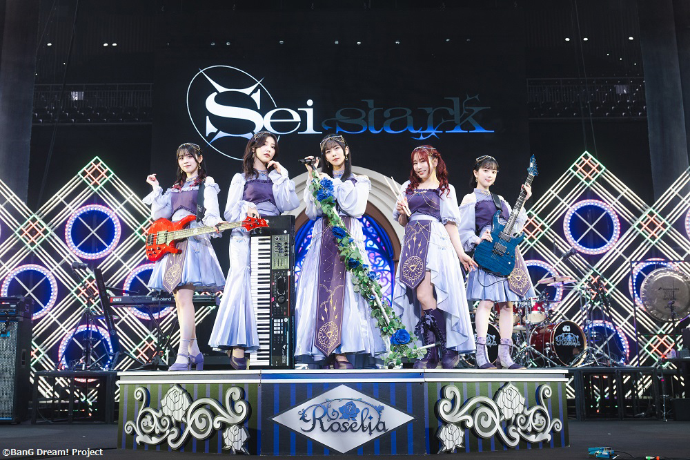 Roselia 撮影：ハタサトシ、関口佳代 (C)BanG Dream! Project