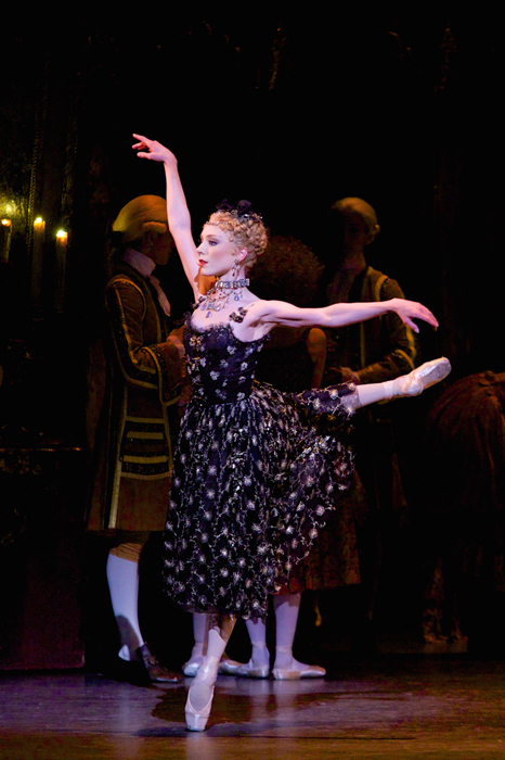 Sarah Lamb as Manon in Manon 