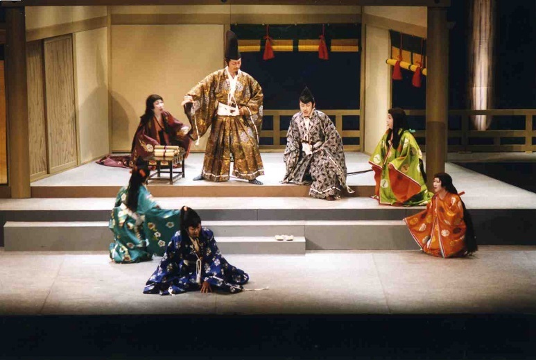 第8回川西市民オペラ「満仲～美女丸の廻心」初演の舞台（2000.3.みつなかホール） 　　写真提供：みつなかホール