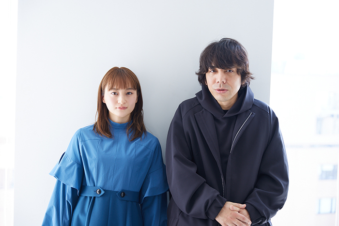 （左から）萩原みのり、三浦大輔