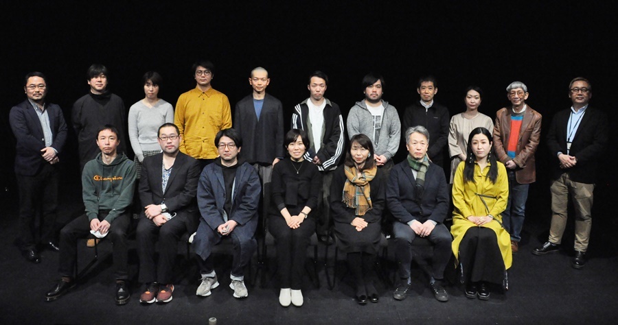 ［THEATRE E9 KYOTO］2022年度年間プログラム記者発表会登壇者。 ［撮影］吉永美和子（人物すべて）