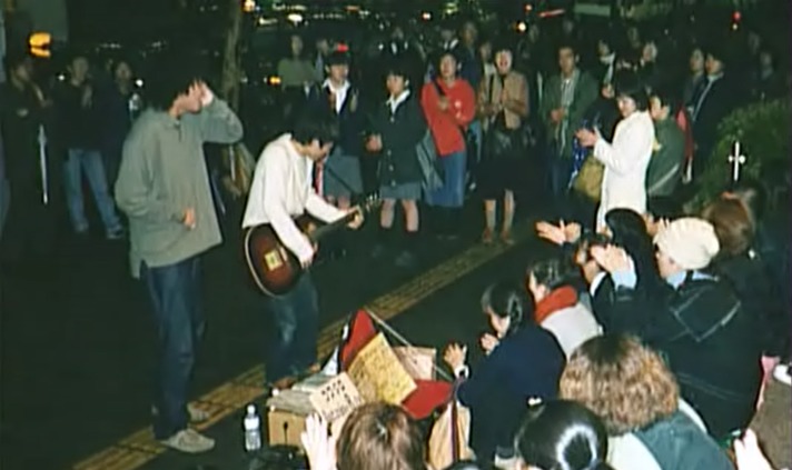 コブクロ 17年ぶりのストリートライブを大阪 天王寺mio前で決行 ゆかりの地で結成のきっかけ 桜 も披露 Spice エンタメ特化型情報メディア スパイス