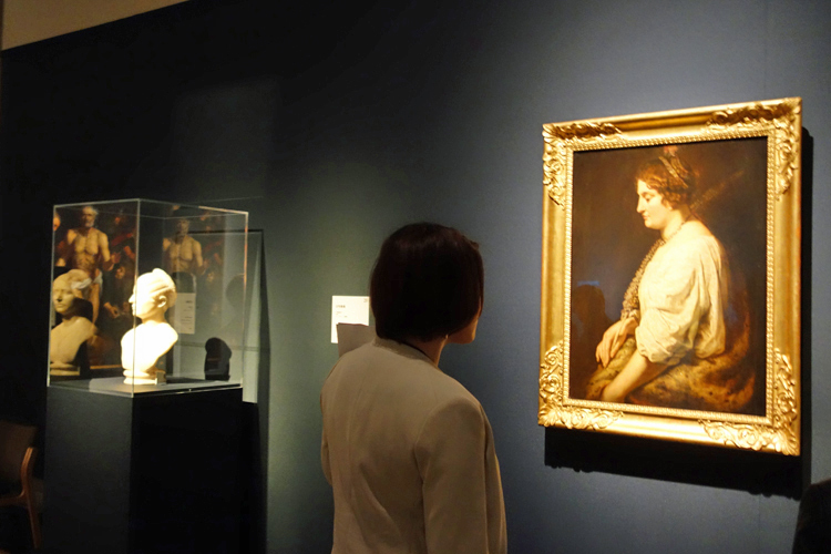 左より《女性胸像》ローマ、カピトリーノ美術館／ペーテル・パウル・ルーベンス《聖ドミティラ》ベルガモ、アカデミア・カッラーラ