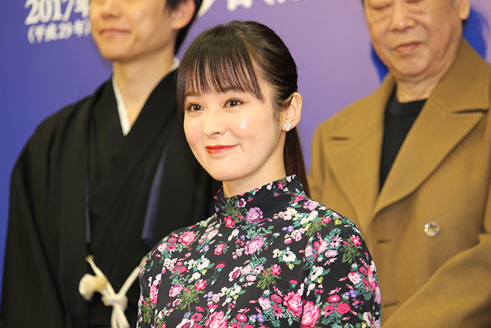 貫地谷しほり