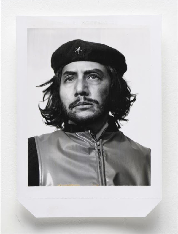森村泰昌, 彼方のチェ・ゲバラ, 2007 拡散転写方式印画, 14.7x10.7cm