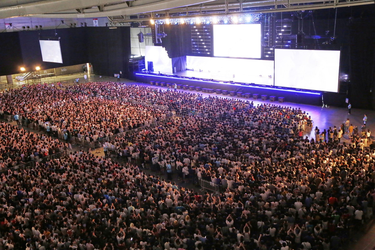 大型ステージ「Grand STAGE」では両日とも、次々とトークイベントが開催された