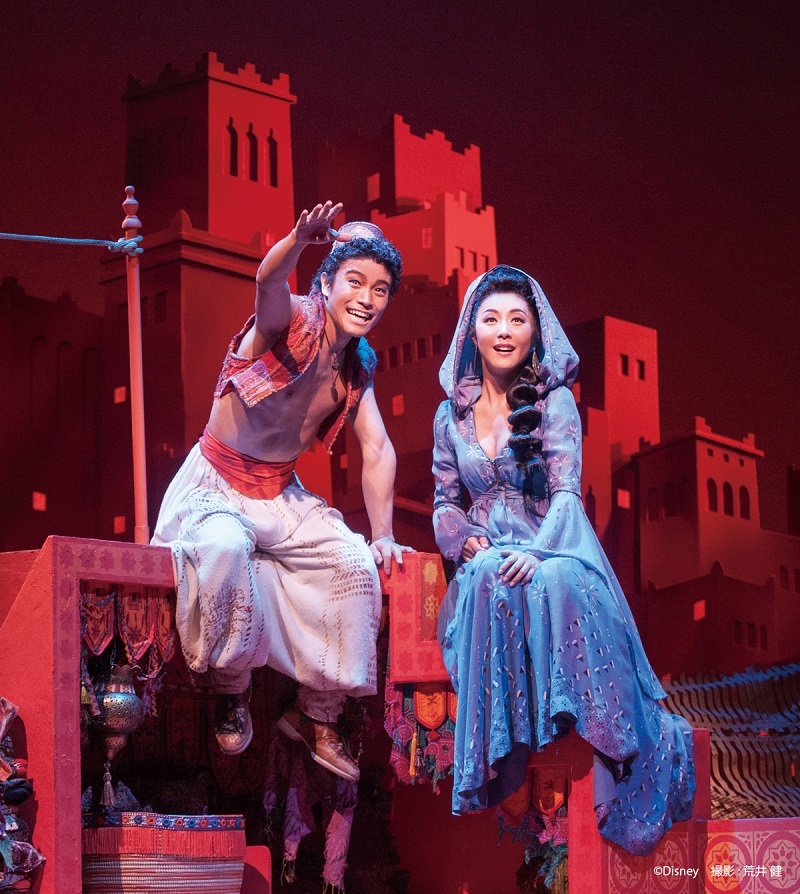 劇団四季『アラジン』舞台写真_                        (C)Disney     撮影：荒井健