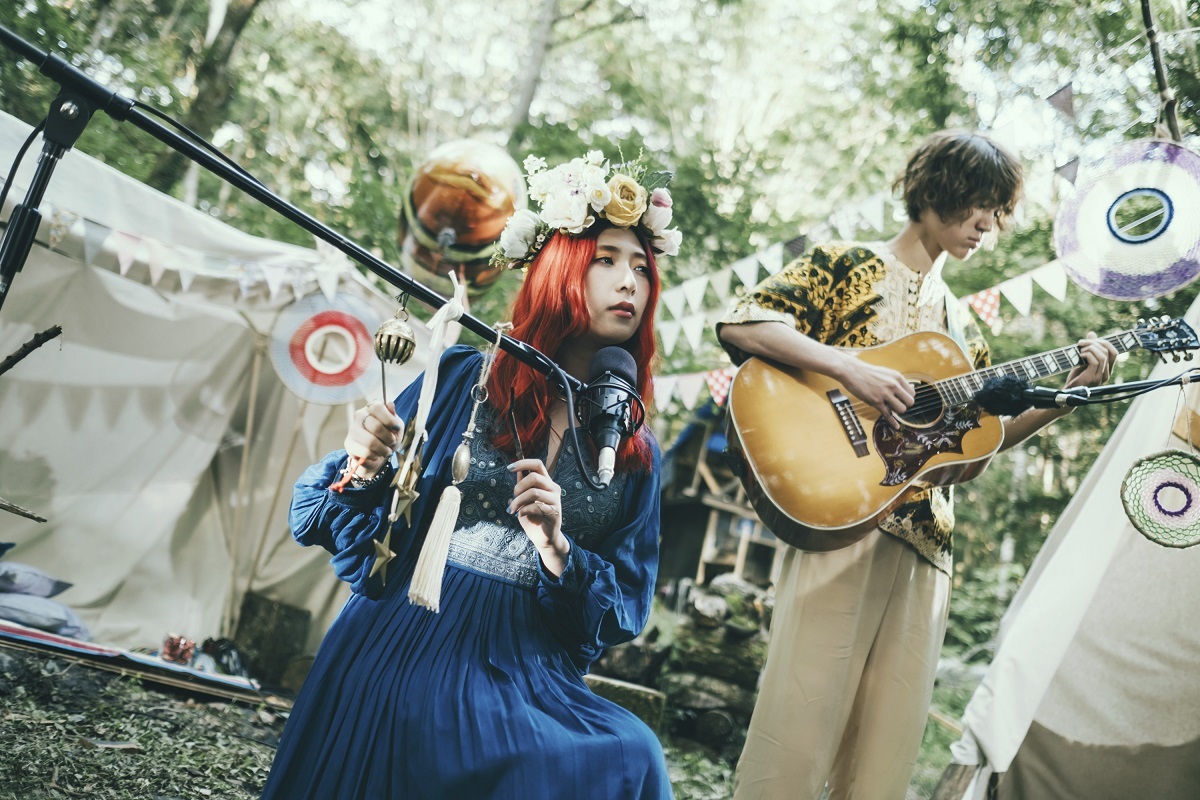 GLIM SPANKY　photograph by TAPPEI TOHDA