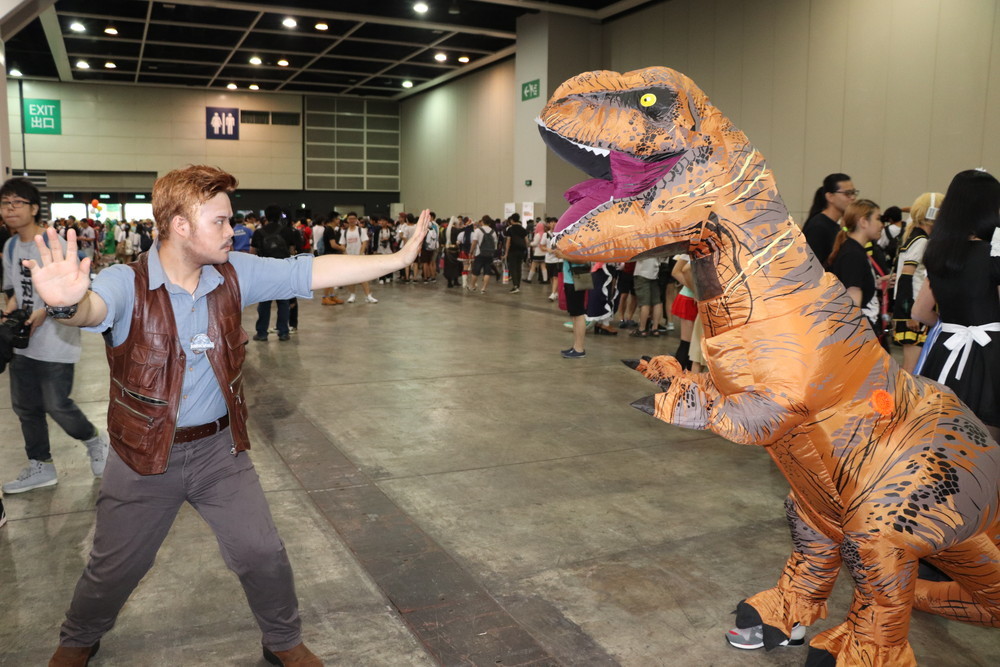 まさかの『ジュラシック・ワールド』よりオーウェンとラプトルのコスプレ