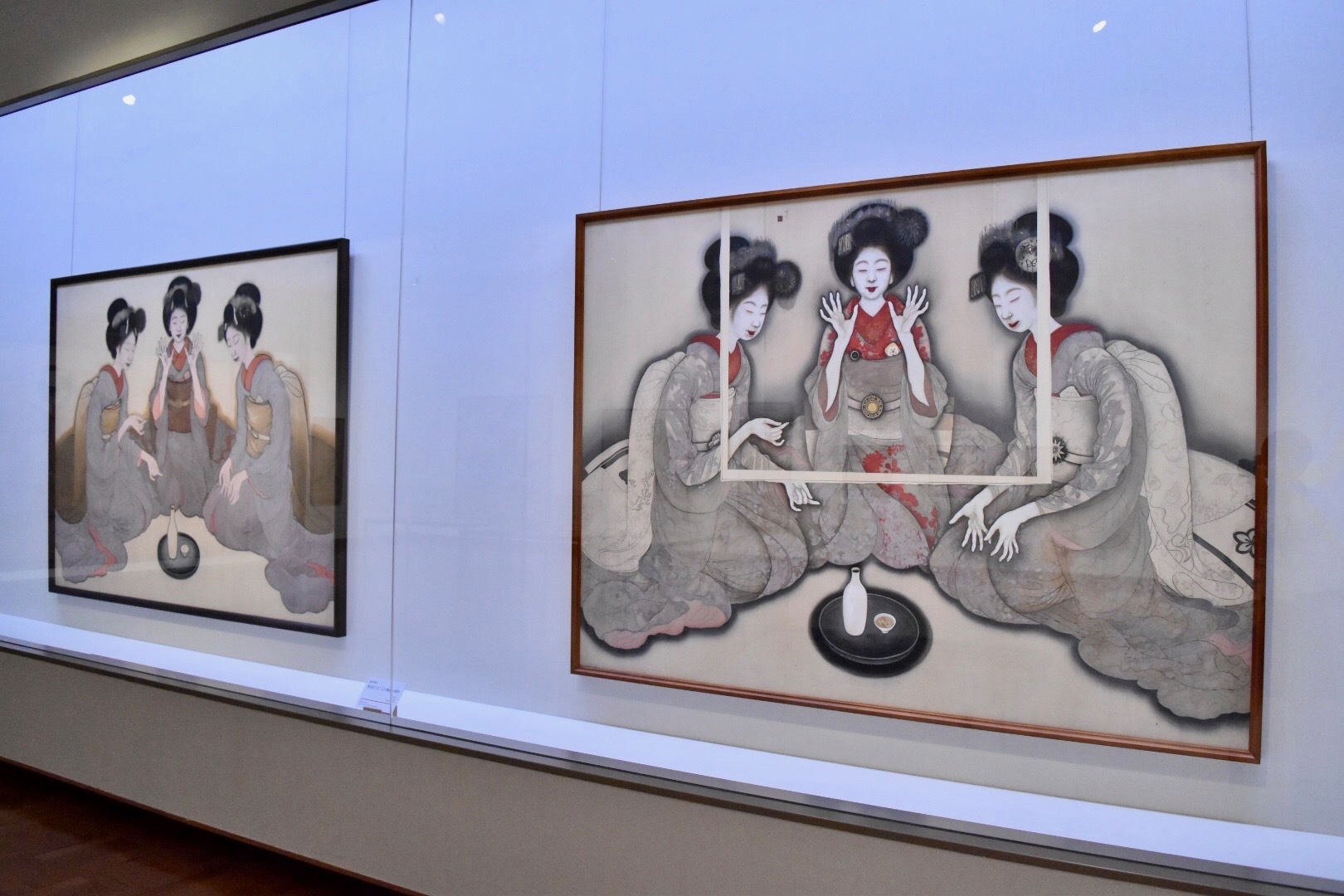  左：岡本神草《拳を打てる三人の舞妓（未成）》大正8年（1919）京都国立近代美術館　右：岡本神草《拳を打てる三人の舞妓の習作》大正9年（1920）同館蔵