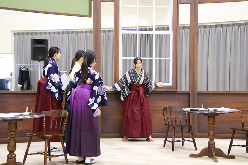 悪童会議 第三回公演『見よ、飛行機の高く飛べるを』稽古場より