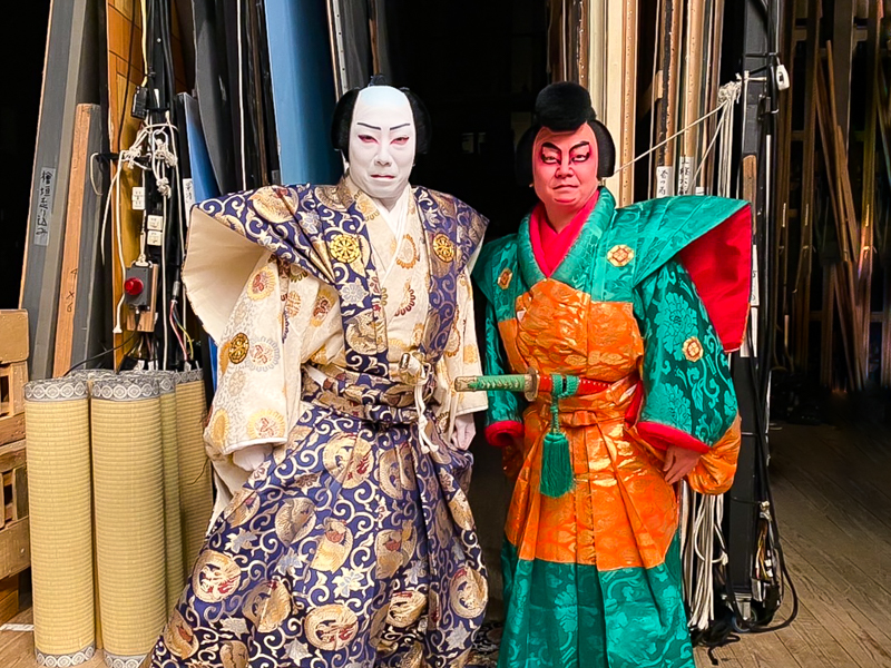 弘太郎の名前では最後の舞台の日、四代目猿之助と（市川弘太郎オフィシャルブログより）