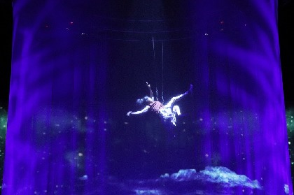 新田真剣佑が歌、芝居、殺陣、ダンス、アクションと大活躍