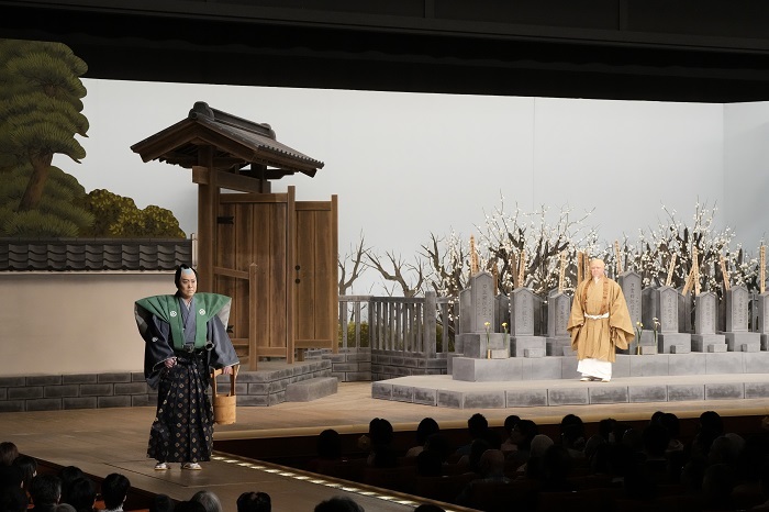 昼の部『荒川十太夫』（左より）荒川十太夫=尾上松緑、泉岳寺和尚長恩=市川猿弥 ／(C)松竹