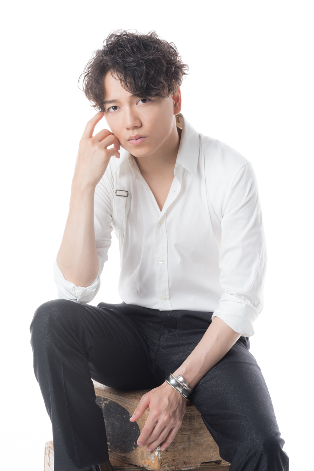 山崎育三郎、豪華フォトブック入りの『1936～your songs Ⅰ＆Ⅱ～ Special Box』ジャケット写を公開 | SPICE -  エンタメ特化型情報メディア スパイス